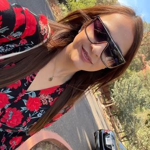 Meet your Posher, Olivia